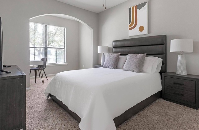 Landing at The Milano - 1 Bedroom in Briar Forest