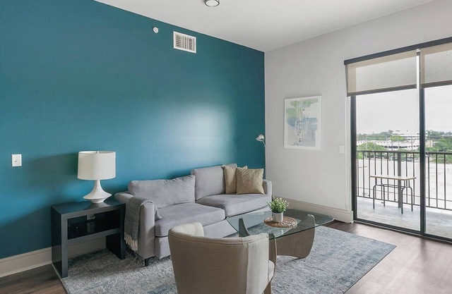 Landing | Stunning 1BD, Pool, Tennis Court