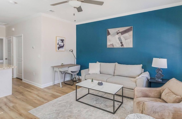Landing | Modern 1BD, Clubhouse, Pool