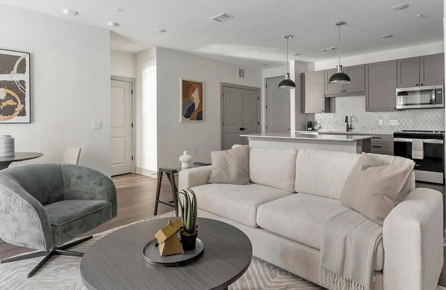 Landing at The Briarly - 2 Bedrooms in Westside