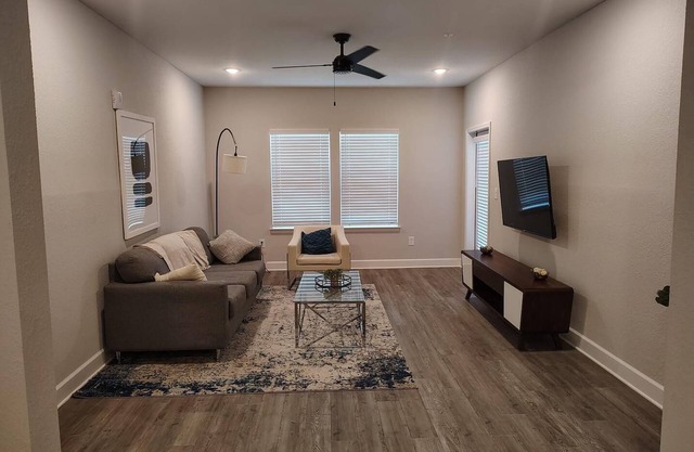 Landing at Vanguard - 2 Bedrooms in Newberry
