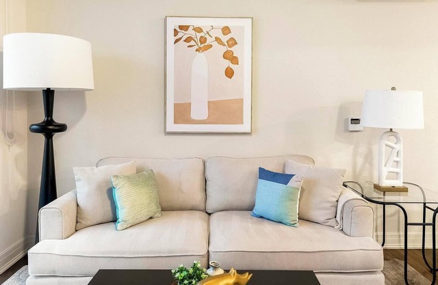 Landing at Carson Street Towers - 3 Bedrooms in...