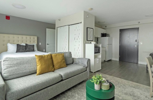 Landing | Beautiful Studio, Gym, Clubhouse