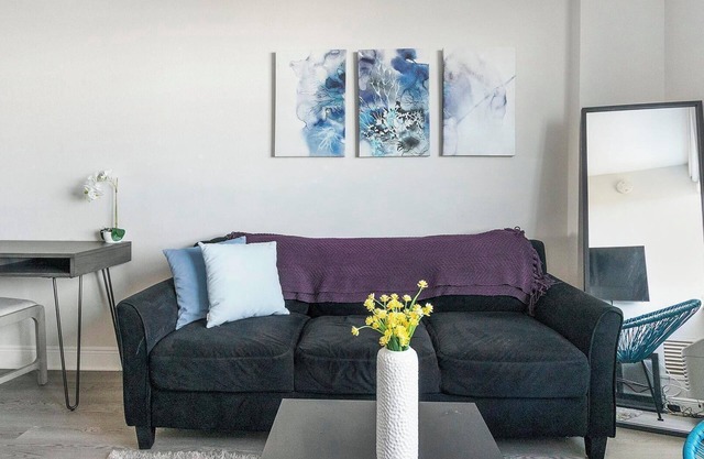 Landing | Chic 1BD, Clubhouse, Courtyard