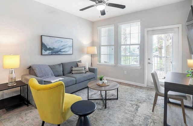 Landing at Soltair Cypress Creek - 1 Bedroom in...