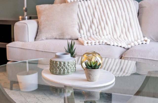 Landing at The Briarly - 1 Bedroom in Westside