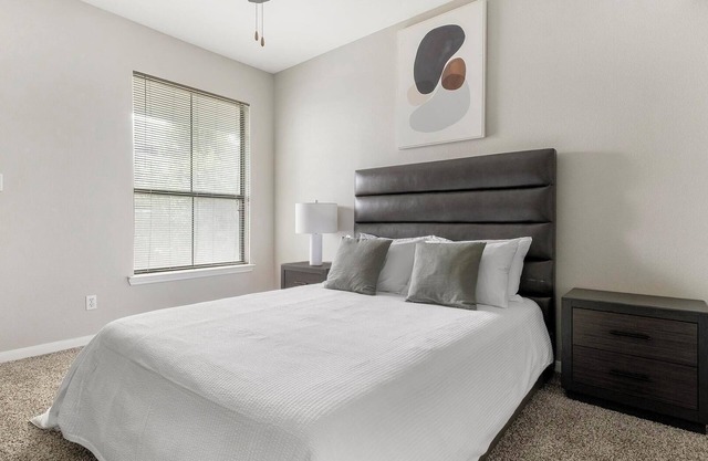 Landing at The Milano - 1 Bedroom in Briar Forest