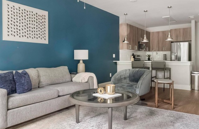 Landing | Chic 1BD, Gym, Pool