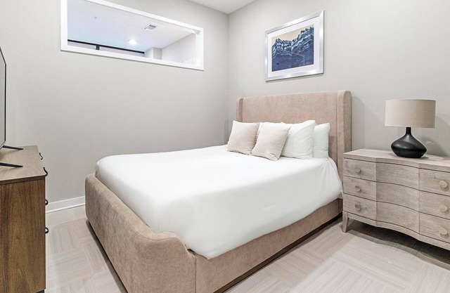 Landing | Spectacular 1BD in Fountain Heights