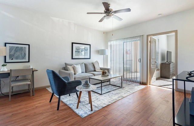 Landing | Beautiful 1BD, Gym, Pool