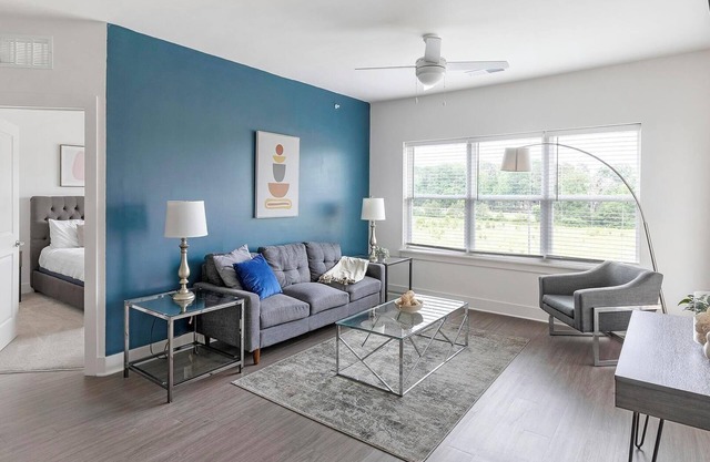 Landing | Spectacular 2BD, Yoga Studio, Pool