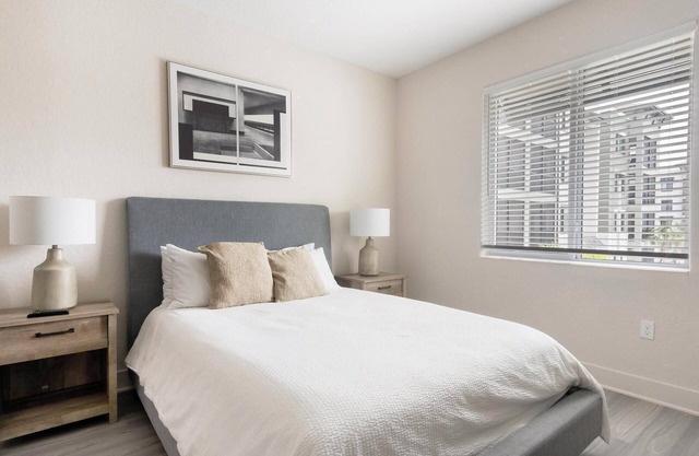 Landing | Stylish 2BD, Pool, Clubhouse