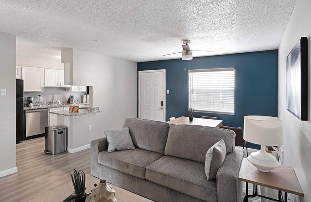 Landing | Incredible 2BD, Clubhouse, Pool