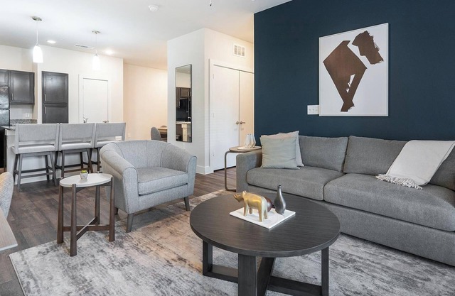 Landing | Beautiful 2BD, Clubhouse, Pool