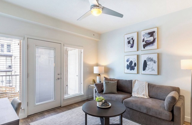 Landing | Stylish 1BD, Pool, Courtyard