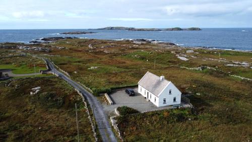 Lands End Cottage - Connemara