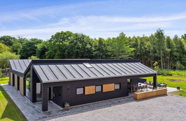 "Lanessa" - 800m from the sea by Interhome