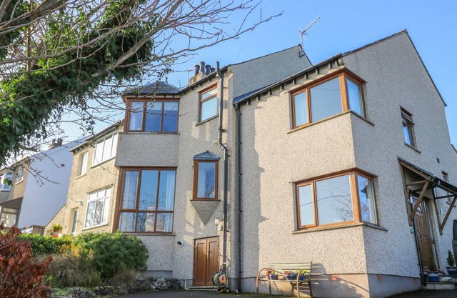 LANGTREE, admite mascotas, con chimenea en Arnside, Ref 997382