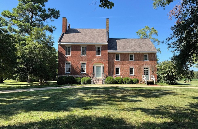 Historic Lansdowne Manor Sleep 8