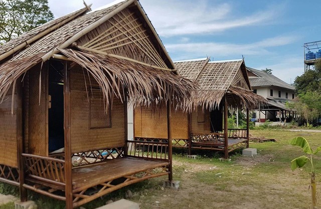 Lanta Local Hut