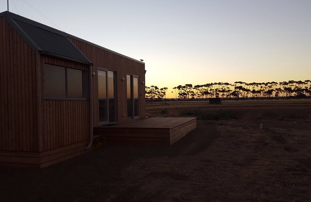 Lara Lodge