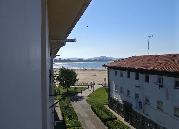 Laredo primera línea de playa,zona puerto deportivo