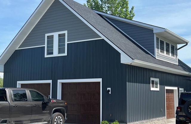 Large 1 Bedroom Barndominium Loft /Arcadia Resort / HOT TUB / SAUNA