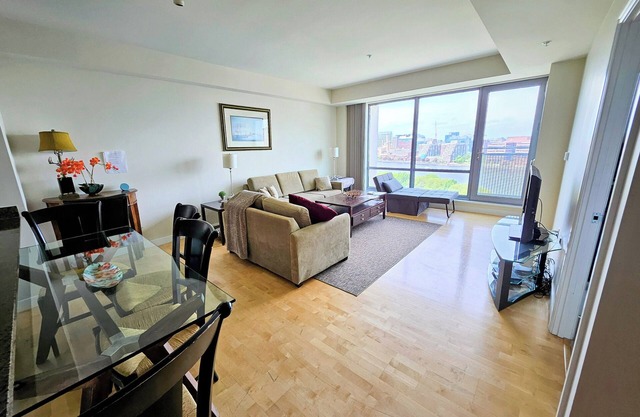 Large 1 Bedroom In West End, right by MGH, MIT, Harvard, parks... W/D in suite