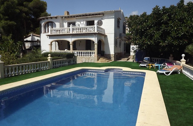 GRAN VILLA CON PISCINA Y CASA DE PISCINA