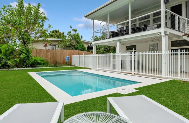 Large 2 bedroom house with pool