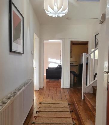 Large 3 Bed Apartment Glasgow West End Free Parking & Electric Vehicle point
