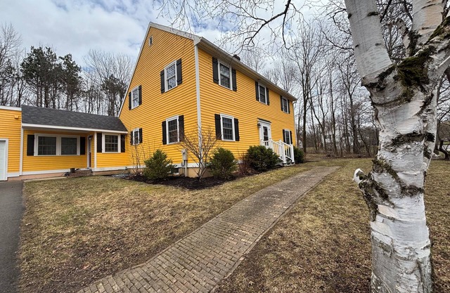 Large 3-bedroom house in a quiet neighborhood in the village of Canton, NY