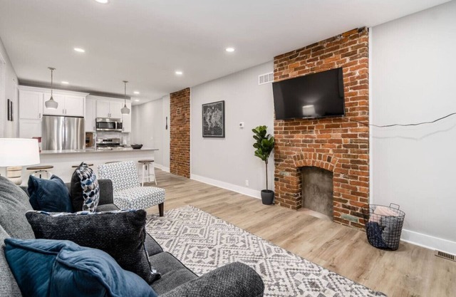 Large 3 bedroom with fenced yard and games!