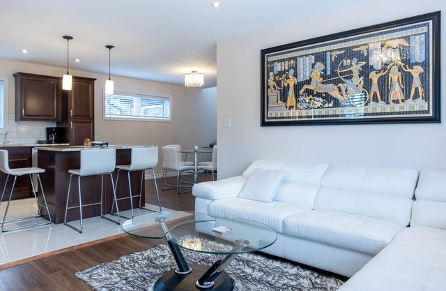 Large 3bdrm Duplex in the Heart of Kitchener!