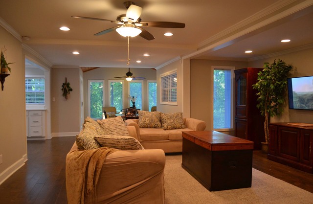 Large 4 Bedroom House on the Lake with Game Room and Private Dock.