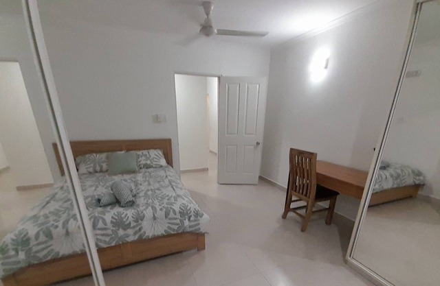 Large 4 Bedroom Suburban Gem - 5 min to everything