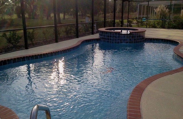 Gran villa de 4 dormitorios con piscina y jacuzzi
