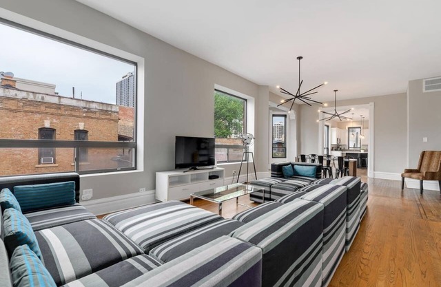 Perfect 4 Bedroom/3 Bath in the HEART of Old Town