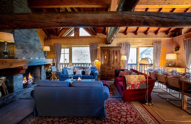 Large 6 bedroom chalet in inspoilt village in Les Arcs area,200m to nearest lift