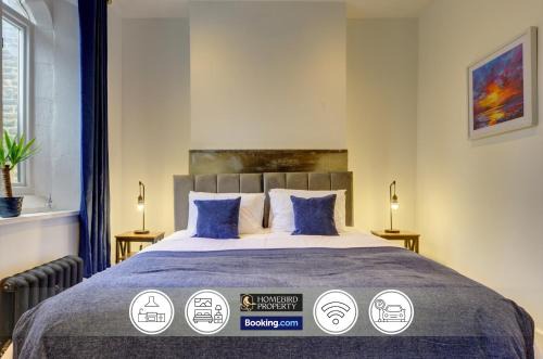 Large 6BDR House By Homebird Property Management Short Lets & Serviced Accommodation Leeds With Secured Parking & Garden Area