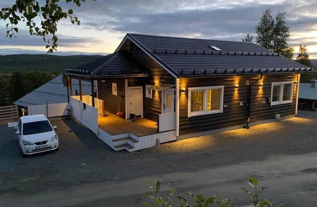 Large 8-9-bed Central Ski Innout House in Hemavan