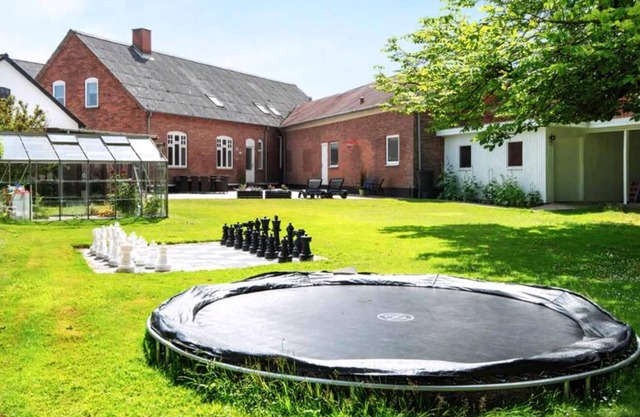 Large activity house with free access to a water park and bowling
