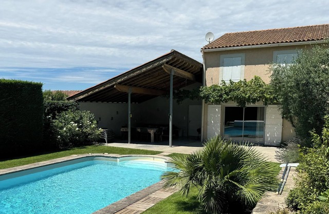 LOFT GRANDE DE PIE COMPLETO, JARDIN, PISCINA PRIVADA, TRANQUILO EN EL LUBERON