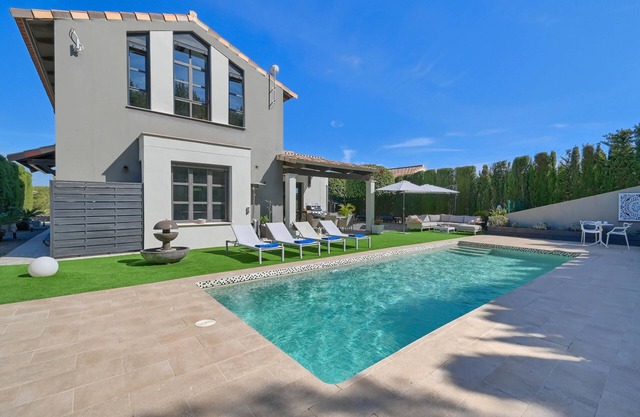 Villa grande y acogedora con piscina privada en Jávea, Costa Blanca, España para 6 personas