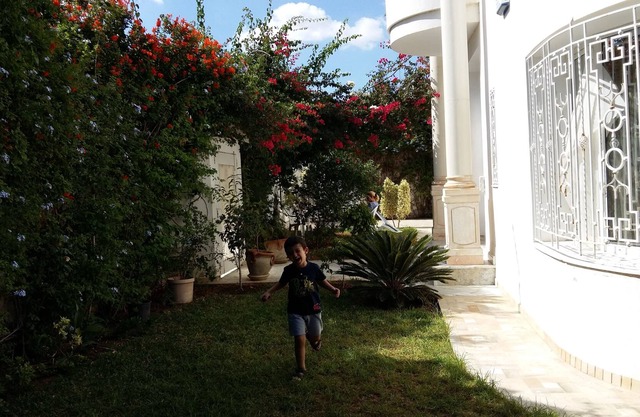 Villa grande y lujosa en una zona residencial en Soukra