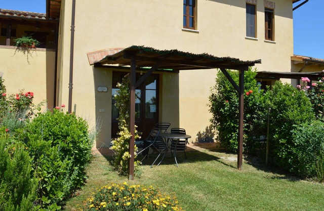 Amplio apartamento con piscina compartida en Crete Senesi