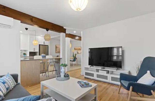 Large Beautiful 4 1/2 tranquil and fully equipped