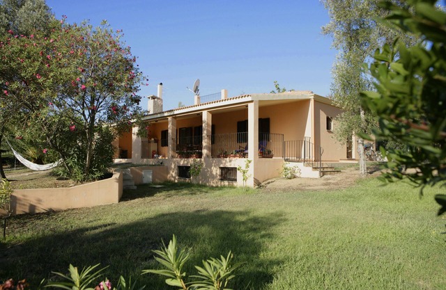 Large Bungalow, big garden & endless beaches!