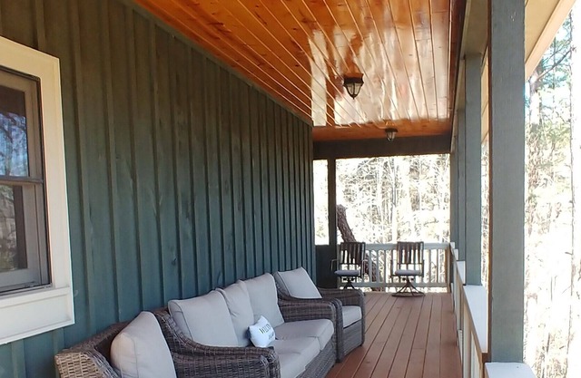 Large Cabin in Tiger, GA - less than 10 from downtown Clayton