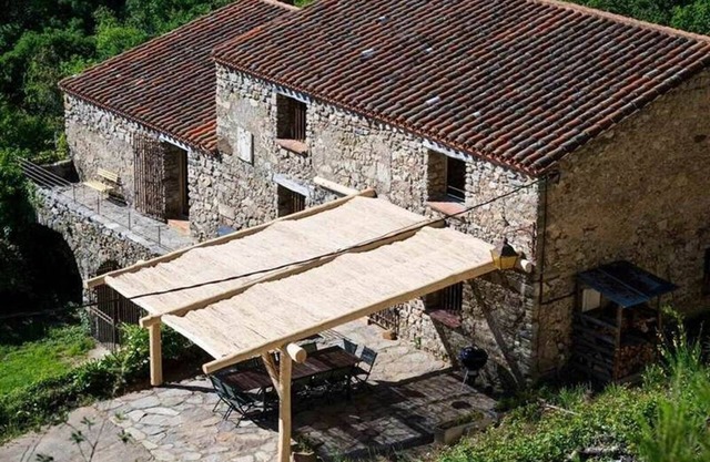 Mas catalán amplio en plena montaña con piscina, naturaleza y tranquilidad